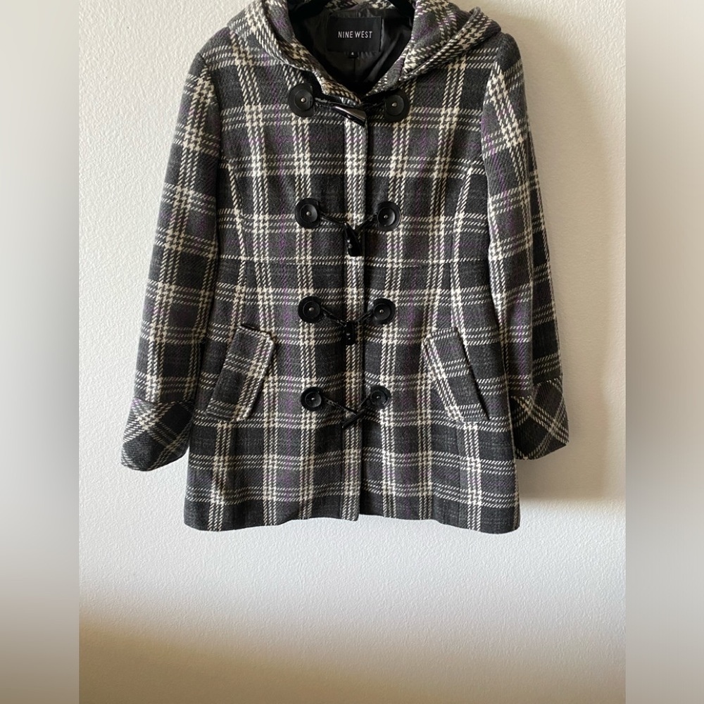 NINE WEST Plaid coat. Size 4. Color Gray, White and Pink.